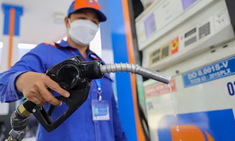 Giá xăng dầu đồng loạt giảm