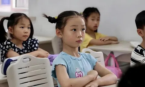 Giáo viên 25 năm dạy học phán: Không phải đoán mò, nhưng nghe cách cha mẹ gọi con, nhìn thấu được tương lai trẻ