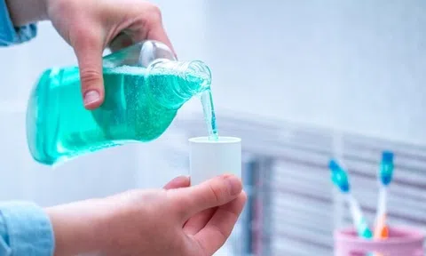 Đình chỉ lưu hành, thu hồi toàn quốc lô nước súc miệng cho trẻ em vì chứa chất "ngoài công bố"