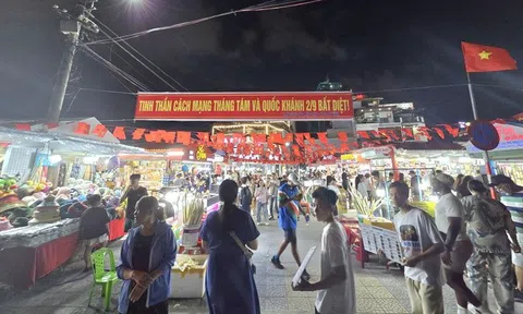 Dẹp loạn hàng rong ở chợ đêm lớn nhất Đà Nẵng