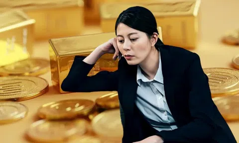 Rút sổ tiết kiệm hơn 800 triệu đồng mua vàng, 10 năm sau sinh lời 130%, người phụ nữ thừa nhận: “Tôi lãi đậm nhưng lúc nào cũng lo lắng, thấp thỏm”