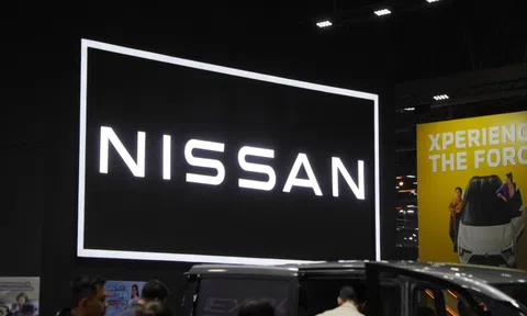 Cổ phần Nissan tiếp tục bị 'bán tháo'