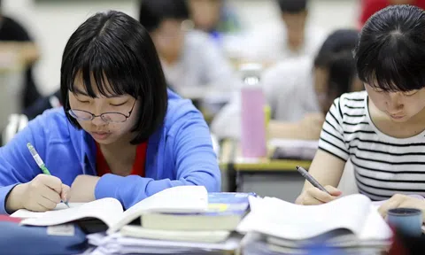3 "hành vi xấu tính đội lốt vui vẻ" mà cha mẹ phải dạy con nhận diện, nếu bạn cùng lớp có thì hãy tránh xa ngay