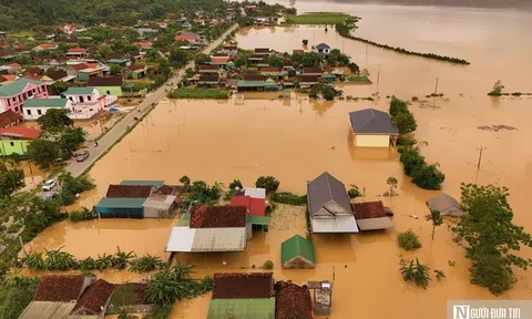 Nước sông dâng cao, hàng trăm ngôi nhà ở Nghệ An ngập sâu