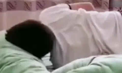Bé trai 8 tuổi mắc ung thư đại tràng, bác sĩ cảnh báo 2 thực phẩm nhiều người ăn mỗi ngày là nguyên nhân