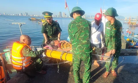 Thuyền viên bất tỉnh giữa biển được Biên phòng ứng cứu khẩn cấp