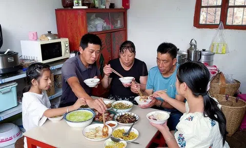 Ngồi trước mâm con gia đình, tôi thường dạy con cháu 5 điều đã được đúc rút sau 60 năm cuộc đời