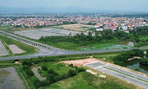 Không có chuyện "làm cầu vượt Điện Biên Phủ" qua đường tránh Đồng Hới