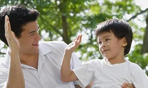 Không phải vàng bạc, ông bà dặn: Cha mẹ nói 5 câu này mới là trao con gia sản quý nhất đời, giúp chúng càng sống càng giàu
