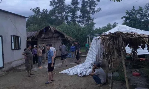 Hi hữu: Nằm trên giường xem điện thoại khi trời sấm sét, nam thanh niên tử vong
