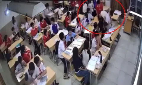 Học sinh lớp 7 túm tóc, xô ngã cô giáo ngay trong lớp ở Hà Nội: Nguồn cơn không ngờ