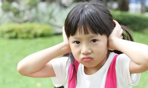 Trẻ hay nói 4 câu này, không phải vì hư hay cố tình cãi lời, đó là dấu hiệu CẦU CỨU cha mẹ
