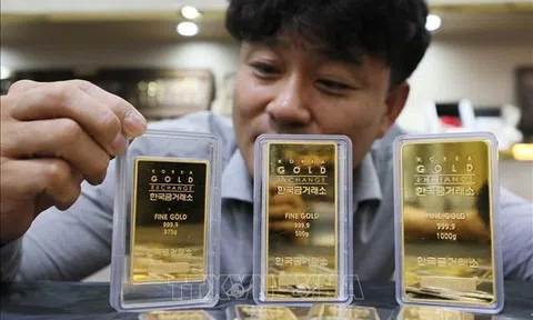 Thấy vàng "leo đỉnh", người đàn ông ở Trung Quốc vay tiền mua vàng rồi mất trắng 6 năm lương chỉ trong một ngày