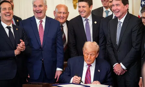 Tập đoàn gia đình ông Trump 'hốt' 1 tỷ USD nhờ tiền ảo