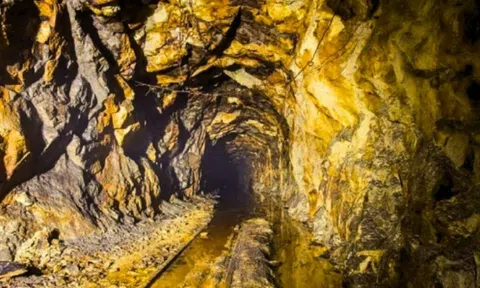 Khoan sâu hơn 2.000m, phát hiện mỏ vàng lớn trữ lượng hơn 1.000 tấn, trị giá 2,2 triệu tỷ đồng