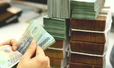 Thu ngân sách hơn 2 triệu tỷ đồng, vượt dự toán cả năm