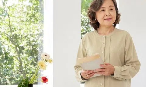 Sống bằng lương hưu 4,8 triệu mà vẫn dư - mẹ chồng tôi khiến ai cũng nể nhờ 3 thói quen này