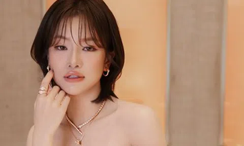 Nữ ca sĩ từng mang hàm Thượng úy hay khóc khi nhắc đến bố mẹ
