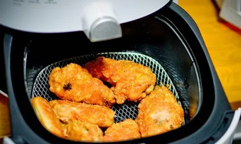 8 loại thực phẩm 'kỵ' nồi chiên không dầu