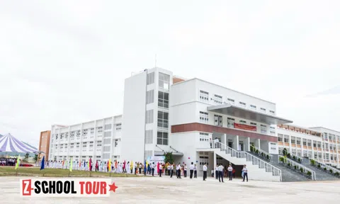 Ngôi trường miền biển 6 năm có 2 học sinh vào Chung kết Olympia, rộng tới 45.000m2, học thì giỏi mà chơi cũng hết mình