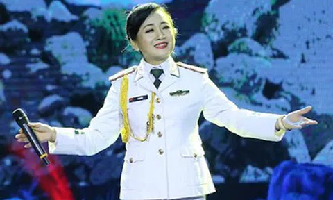 NSND, Đại tá Vi Hoa: Từ cô gái nghèo đi xe thủng lốp đến 'huyền thoại biên phòng'