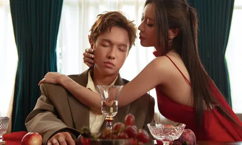 Bùi Bích Phương "ôm" chàng trai lạ, không phải Tăng Duy Tân