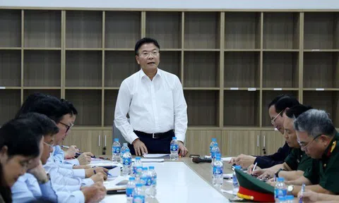 Phó Thủ tướng Lê Thành Long kiểm tra tiến độ 2 dự án y tế lớn tại Ninh Bình