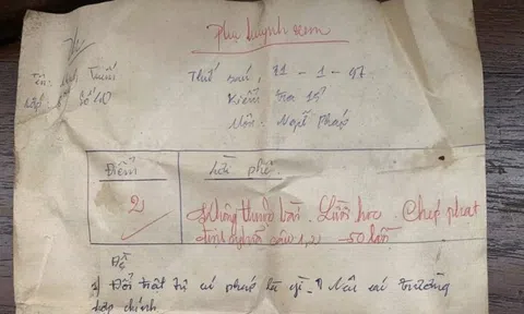 Bài kiểm tra 2 điểm bị giấu 28 năm