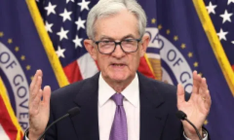 Fed tiếp tục hạ lãi suất