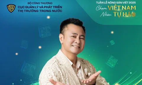 NSND Tự Long livestream bán gạo ST25 tại Tuần lễ Nông sản Việt