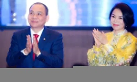 Ông Phạm Nhật Vượng cùng gia đình mở công ty sản xuất phim