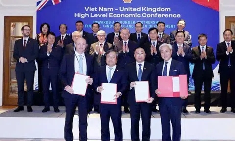 Ký bản ghi nhớ hình thành trung tâm sửa chữa máy bay lớn tại Vân Đồn