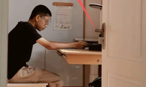 Bức ảnh chụp phòng con trai tuổi dậy thì khiến dân mạng nghẹt thở