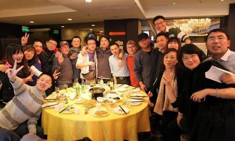 Đi họp lớp, hoa khôi bất ngờ hỏi vay 1,8 tỷ: Cả bàn bỏ về, chỉ mình tôi đồng ý và lời nói sau đó khiến tôi đơ người