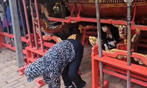 Cảnh tượng lạ tại Lễ hội chùa Keo Hành Thiện ở Ninh Bình