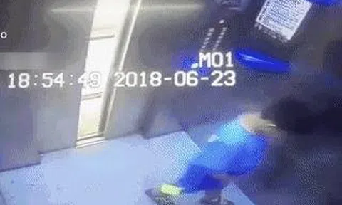 Đứa trẻ tè bậy trong thang máy, phản ứng của bà mẹ nhận được vô số lời khen ngợi: Đây chính là cách dạy con "chuẩn sách giáo khoa"