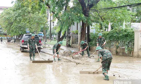 Giữa lũ dữ, sáng mãi tinh thần Bộ đội Cụ Hồ trên đất Huế
