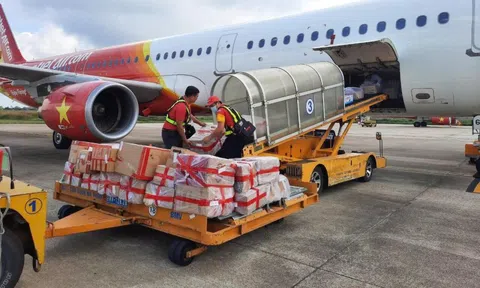 Vietjet cùng đồng bào vượt qua bão lũ, lan tỏa yêu thương