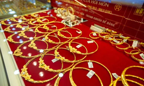 Giá vàng trong nước tiếp tục rơi
