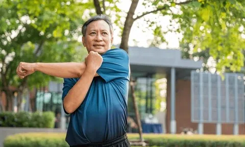 Đến tuổi 60, bài tập tốt nhất không phải chạy bộ hay yoga mà là 3 bộ môn này: Càng tập càng khoẻ, kéo dài tuổi thọ