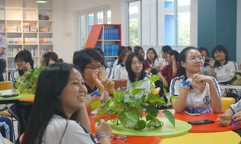 Bão Kalmaegi: Sở GD-ĐT TP HCM thông báo khẩn yêu cầu tạm hoãn mọi hoạt động ngoài giờ chính khóa