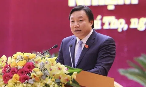 1 Phó Chủ tịch UBND tỉnh vừa nhận chức danh Giáo sư ngành y: Sở hữu cả bằng Thạc sĩ kinh tế, đến bằng ngôn ngữ Anh, đã được trao Huân chương Lao động