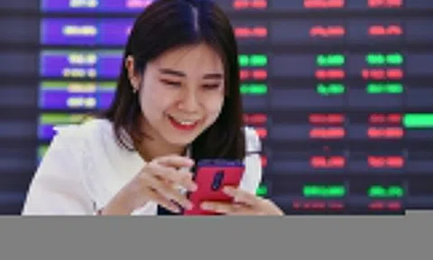 Chứng khoán 'quay xe' bất ngờ