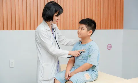 Chăm sóc sức khỏe trẻ em: Đừng chờ con ốm mới đưa đi khám!