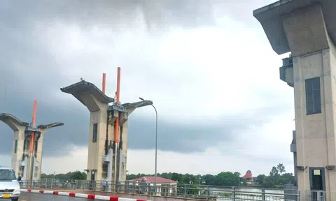 Tận thấy hệ thống tự động ngăn triều, chống ngập phía Bắc TPHCM