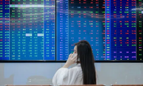 Tiền vào chứng khoán 'mất hút'