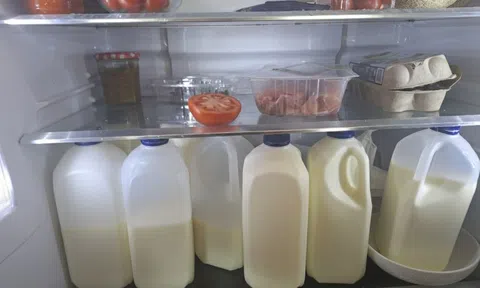 Đi khám xương, chàng trai bất ngờ phát hiện ung thư gan vì uống sữa sai cách