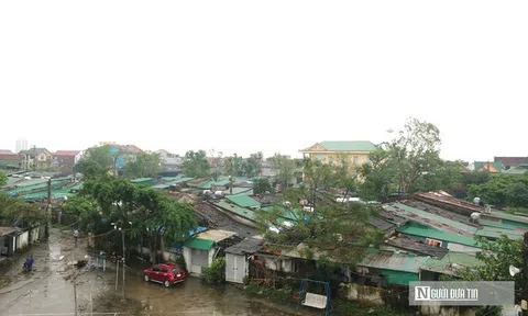 Nghệ An: Hàng chục hộ dân sống bất an trong khu tập thể cũ nát gần nửa thế kỷ