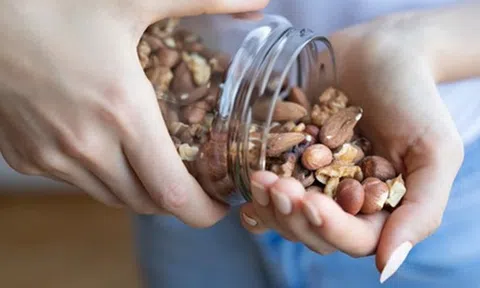 4 loại hạt đáng lẽ phải BỊ CẤM từ lâu, vậy mà nhiều người vẫn ăn