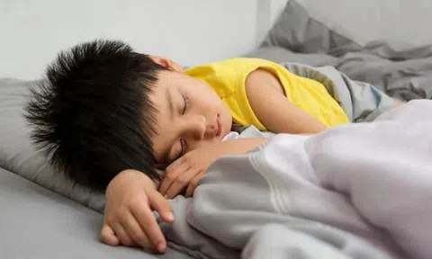Trẻ có IQ cao, thông minh hơn người thường có 3 sở thích kỳ quặc này khi ngủ: Nếu con bạn có đủ thì xin chúc mừng